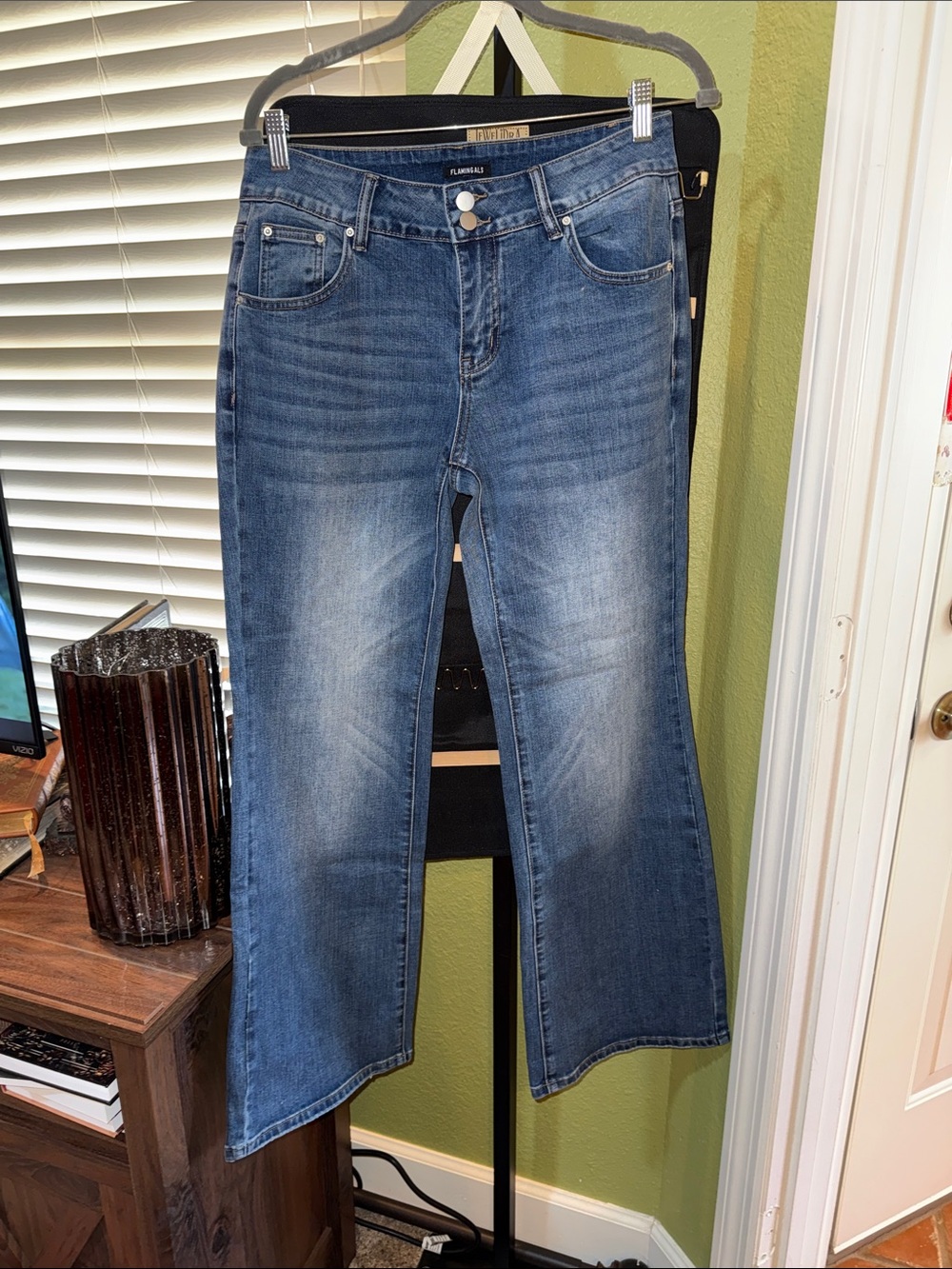 Flattered Mid-Rise Faded Blue Wide-Leg Jeans